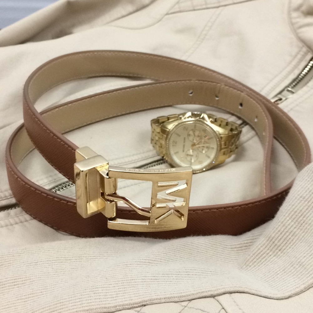 ♥️👜🌶NEW Michael Kors creamy gold reversible bell